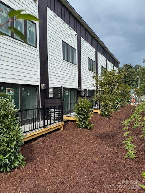 3 Lee Garden Lane - Photo 1