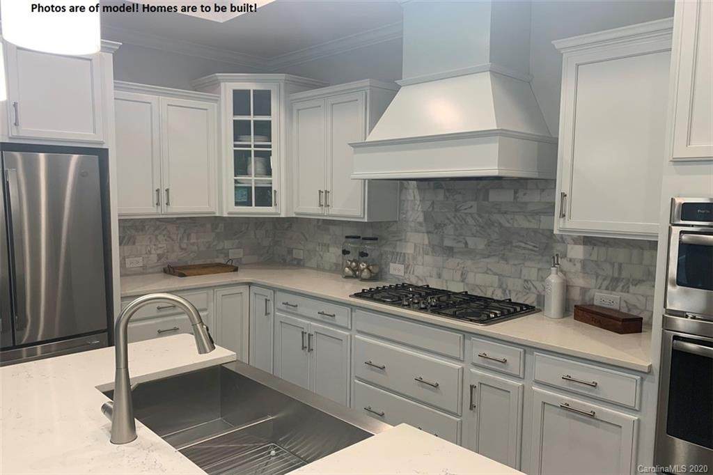 1010 Courtyard Lane - Photo 1