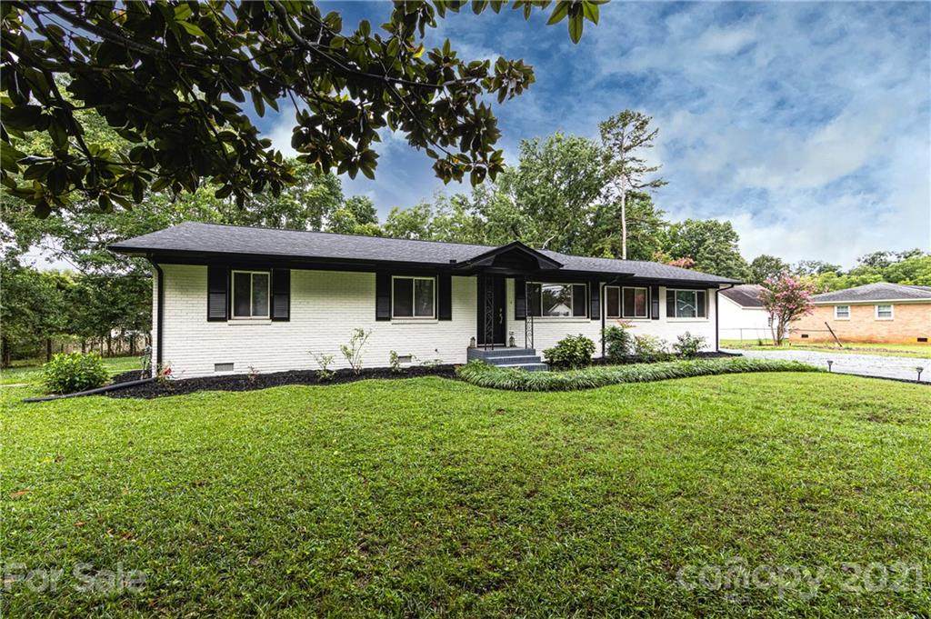 900 Old Providence Road - Photo 1