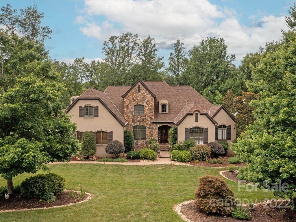 1032 Seminole Drive - Photo 1