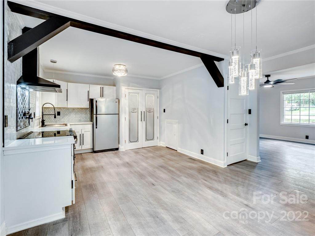 6922 City View Drive - Photo 1