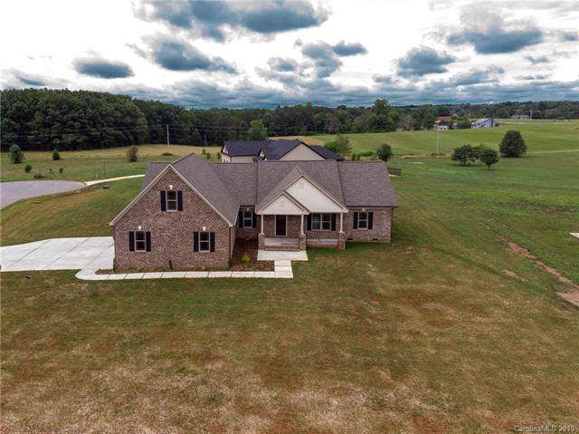 2477 Bridle Court - Photo 1