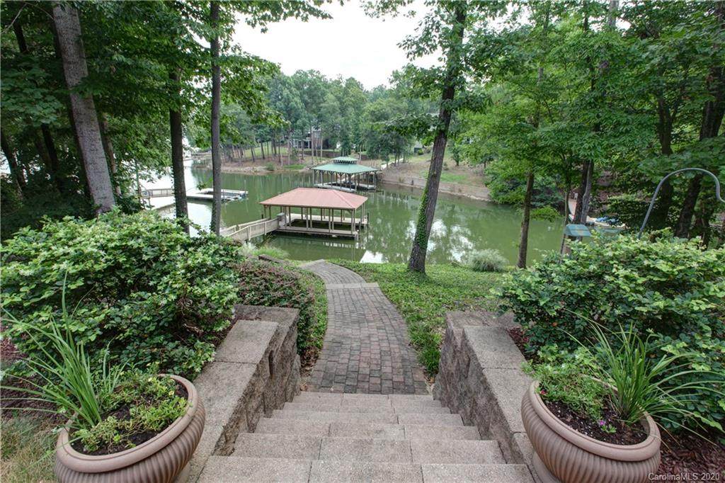 2234 Metcalf Drive - Photo 1