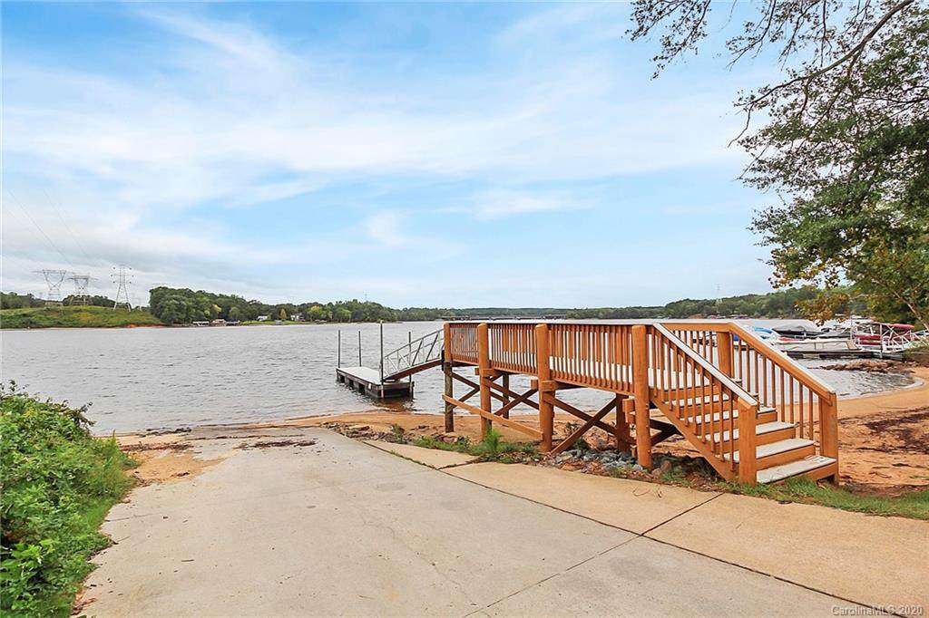 1403 Mt Isle Harbor Drive - Photo 1