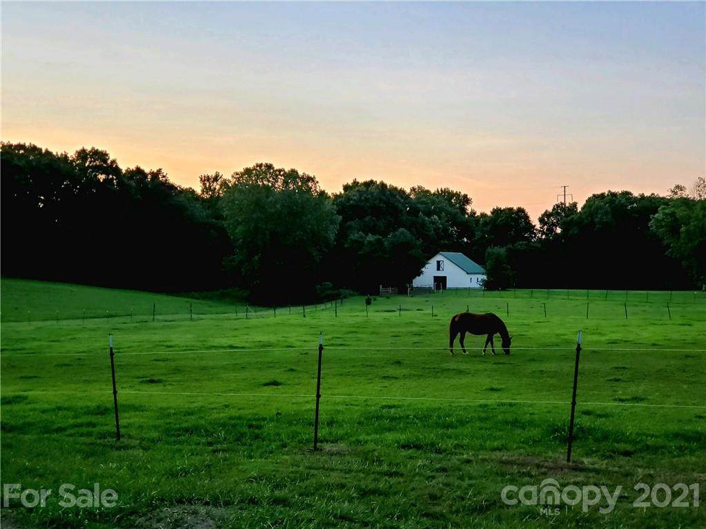 2008 Lancaster Avenue - Photo 1