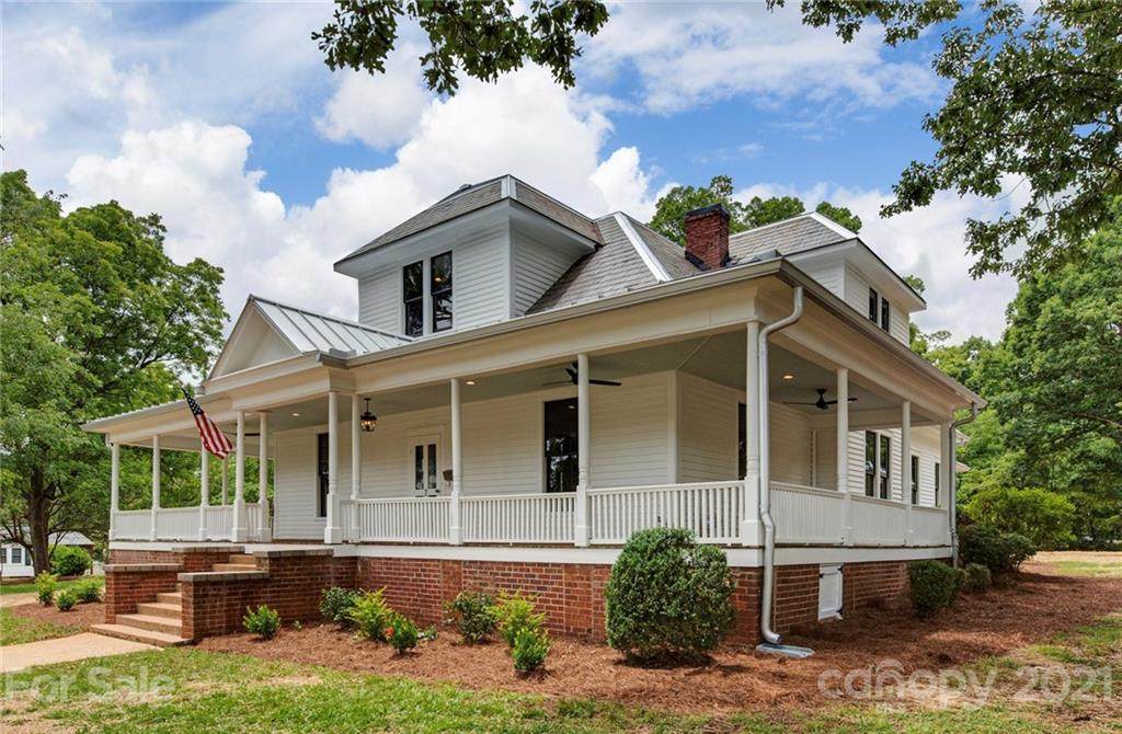 706 Main Street - Photo 1