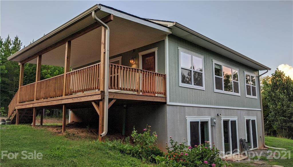 448 Dakota Drive - Photo 1