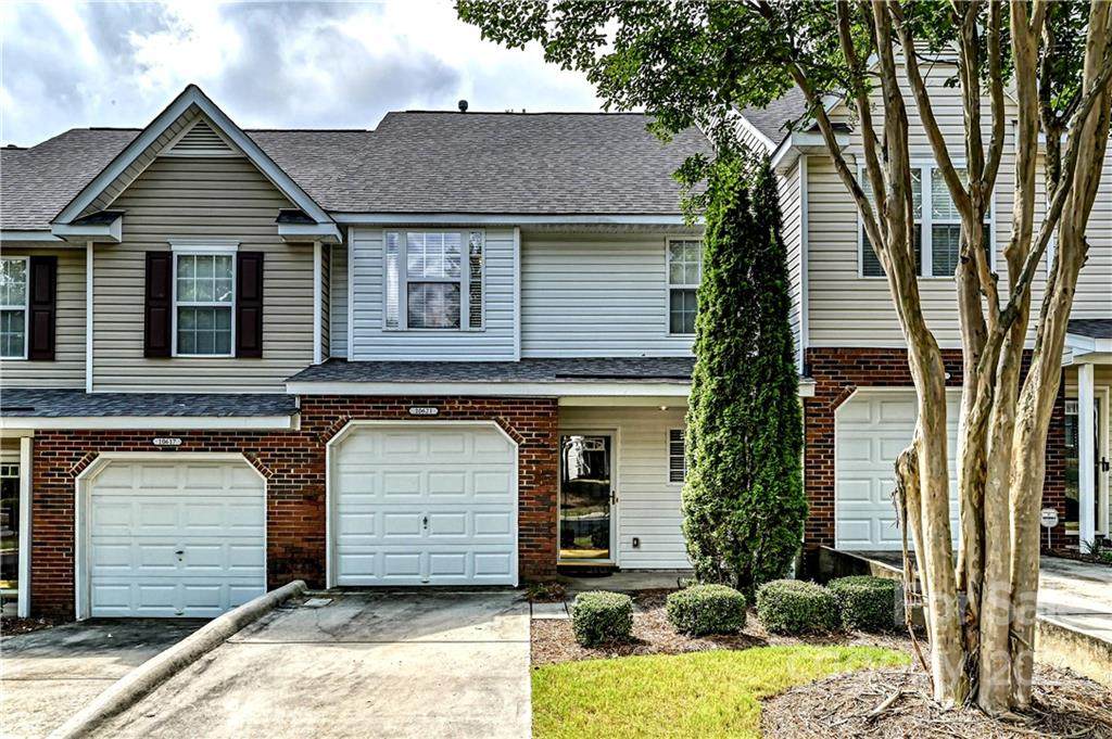 10621 Prairie Ridge Lane - Photo 1