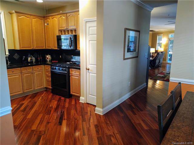 9009 Rosalyn Glen Road - Photo 1