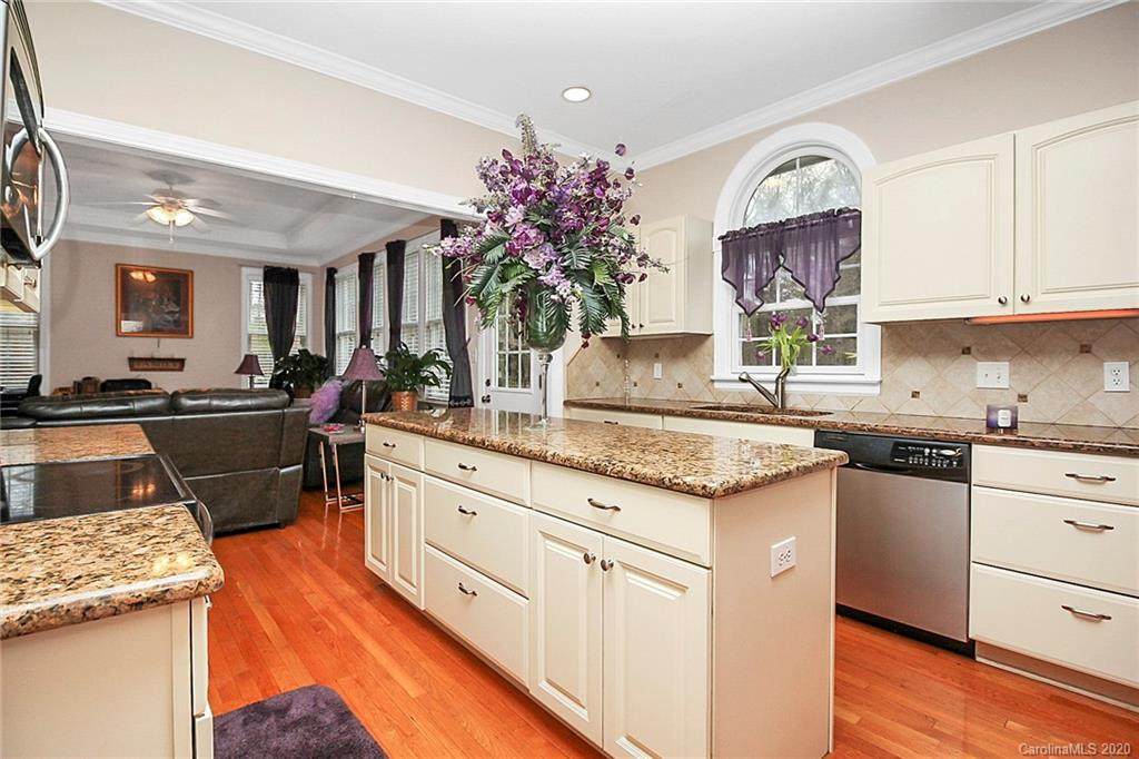 2053 Balmoral Drive - Photo 1