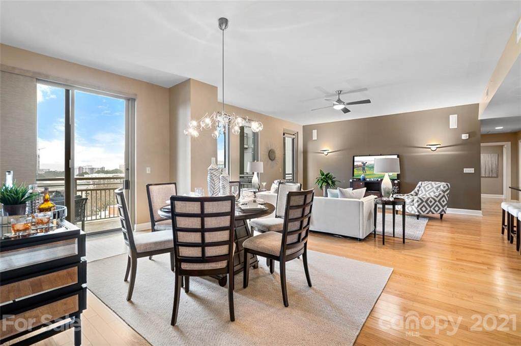 701 Royal Court - Photo 1