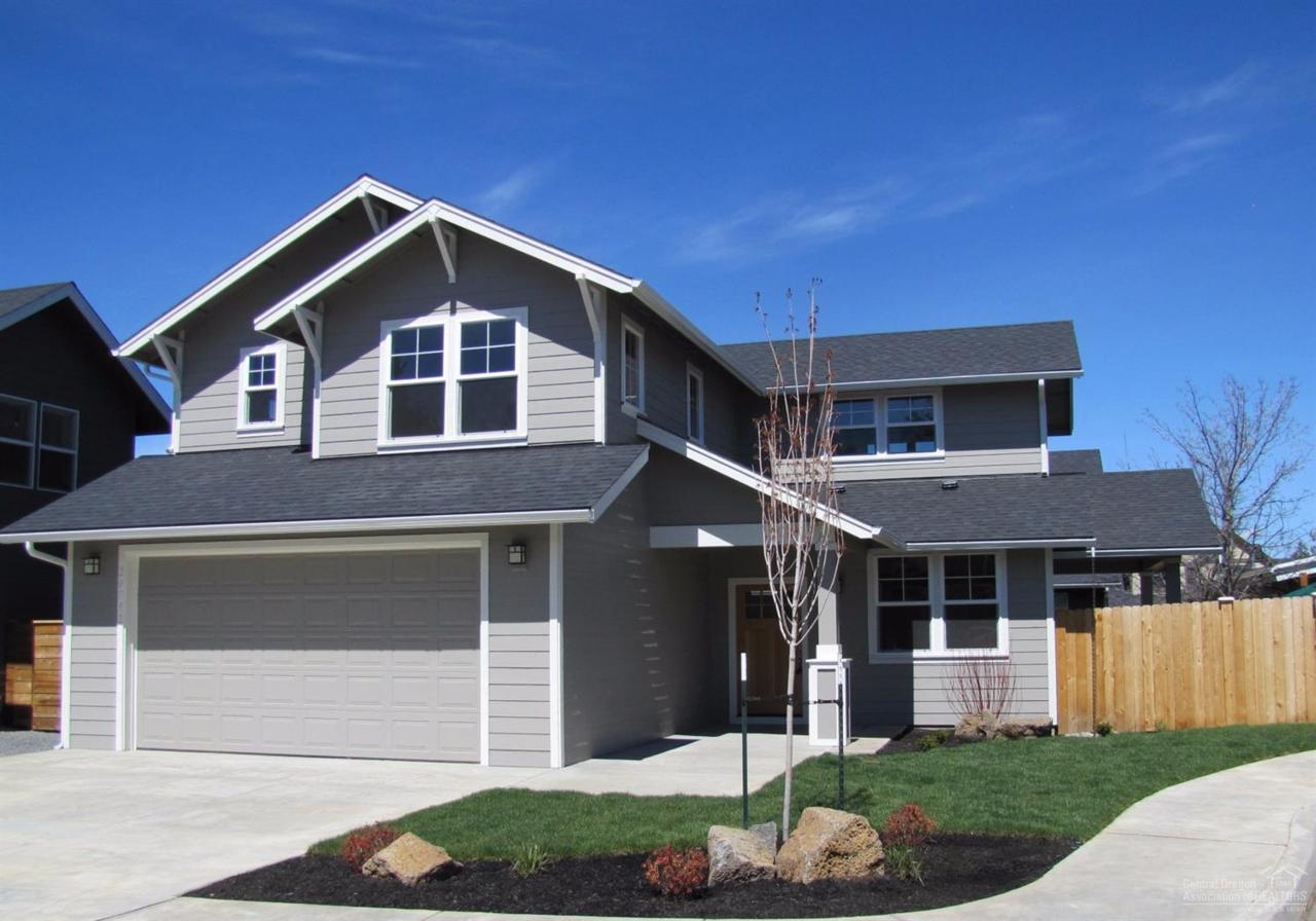 20792 SE Shea Court, Bend, OR 97702 (MLS #201609361) :: Birtola Garmyn High Desert Realty