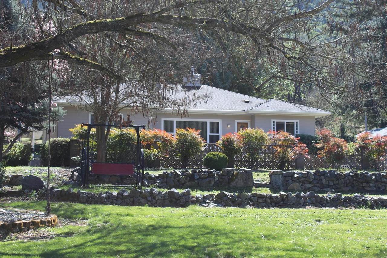7915 Rogue River Highway - Photo 1 7915 Rogue River Highway - Photo 1