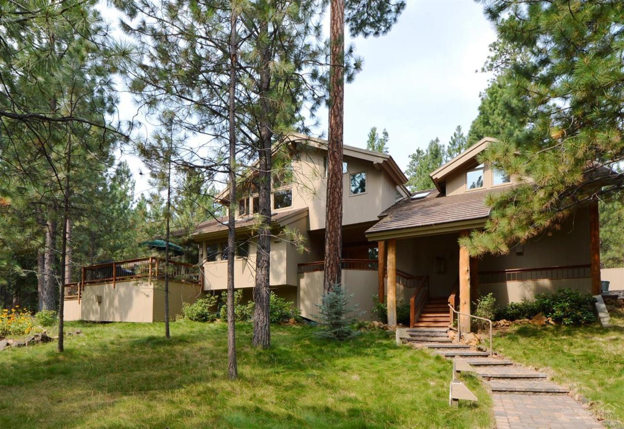 13415 Boreale, Black Butte Ranch, OR 97759 (MLS #201601652) :: Birtola Garmyn High Desert Realty