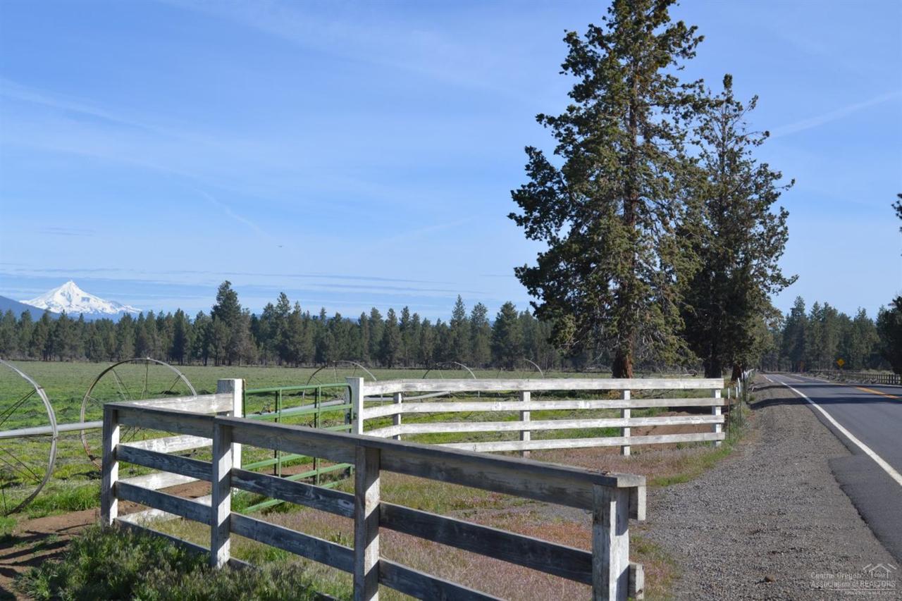 67505 Harrington Loop, Bend, OR 97701 (MLS #201602789) :: Birtola Garmyn High Desert Realty