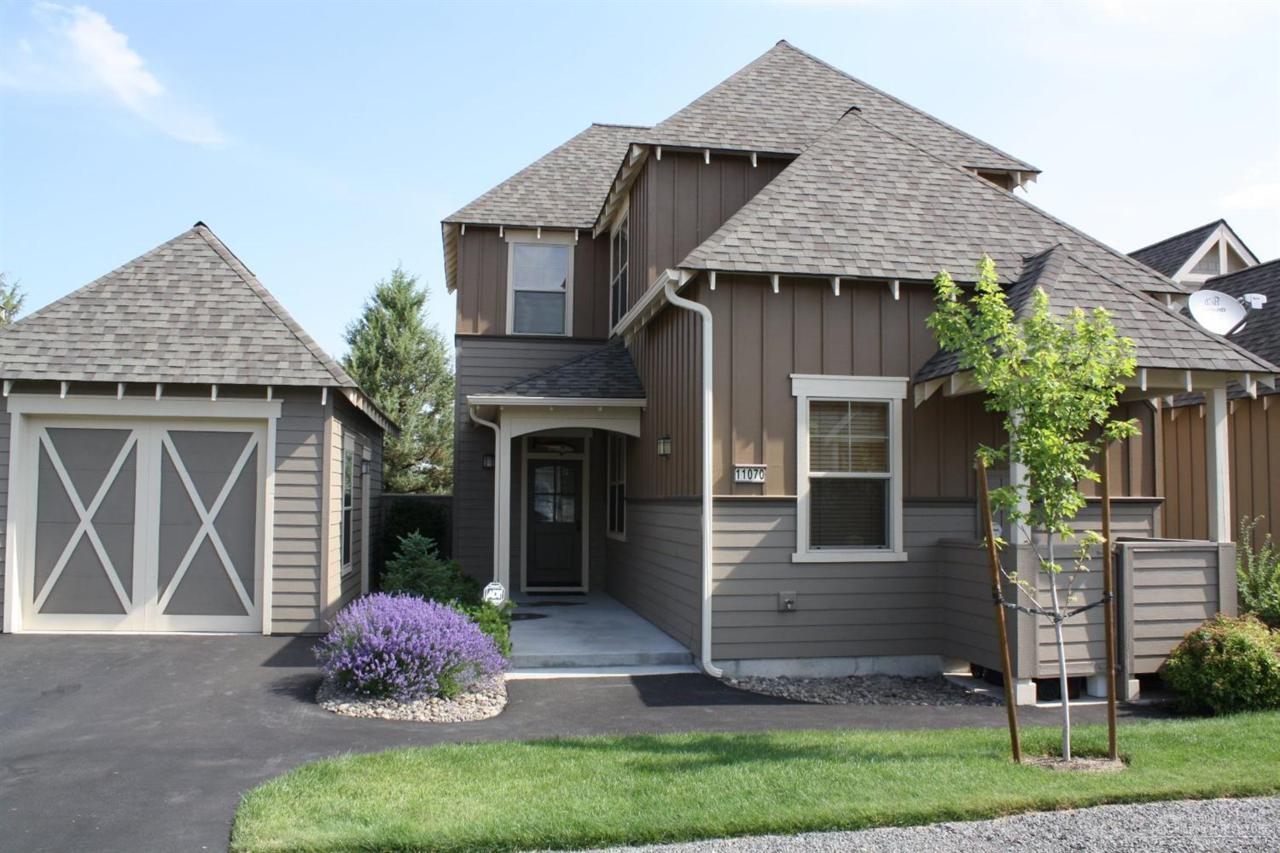 11070 Desert Sky Loop, Redmond, OR 97756 (MLS #201603133) :: Birtola Garmyn High Desert Realty