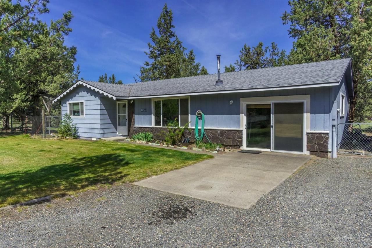 22940 Branding Iron Court, Bend, OR 97701 (MLS #201603444) :: Birtola Garmyn High Desert Realty