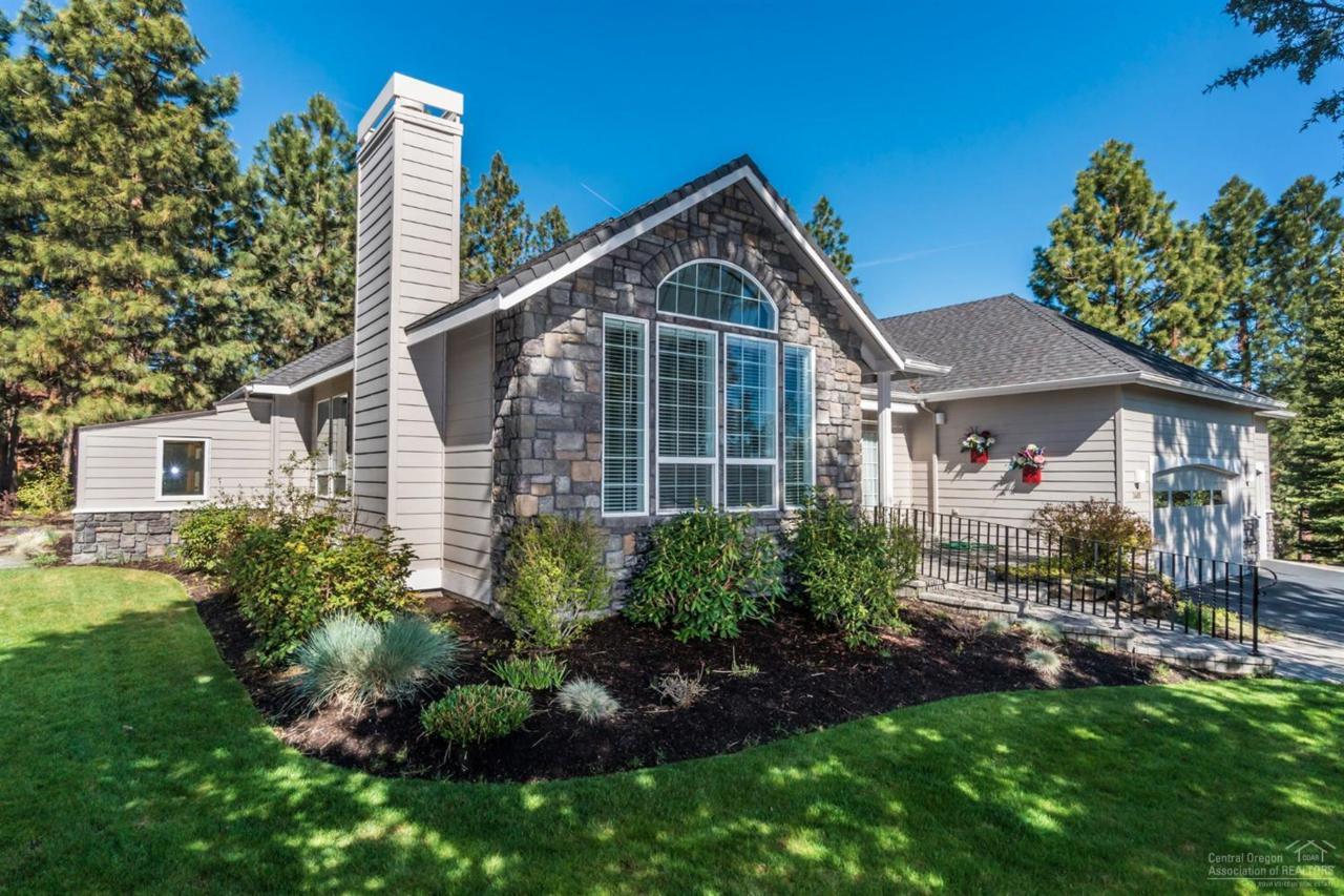 3485 NW Braid Drive, Bend, OR 97703 (MLS #201603751) :: Birtola Garmyn High Desert Realty