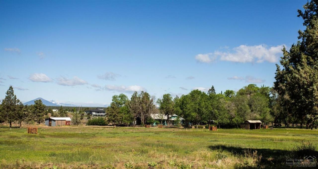 285 NW 67th Street, Redmond, OR 97756 (MLS #201604653) :: Birtola Garmyn High Desert Realty