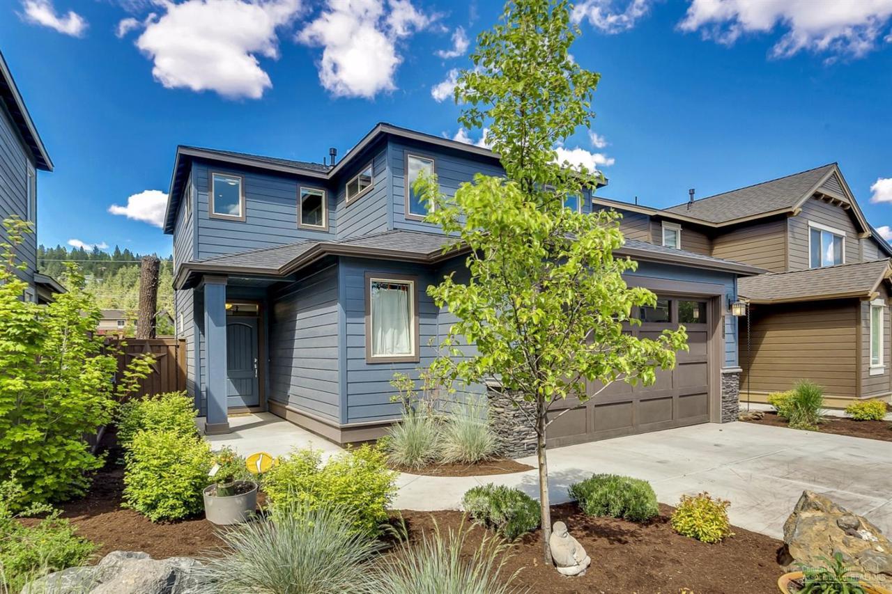1816 NW Element Place, Bend, OR 97701 (MLS #201604688) :: Birtola Garmyn High Desert Realty