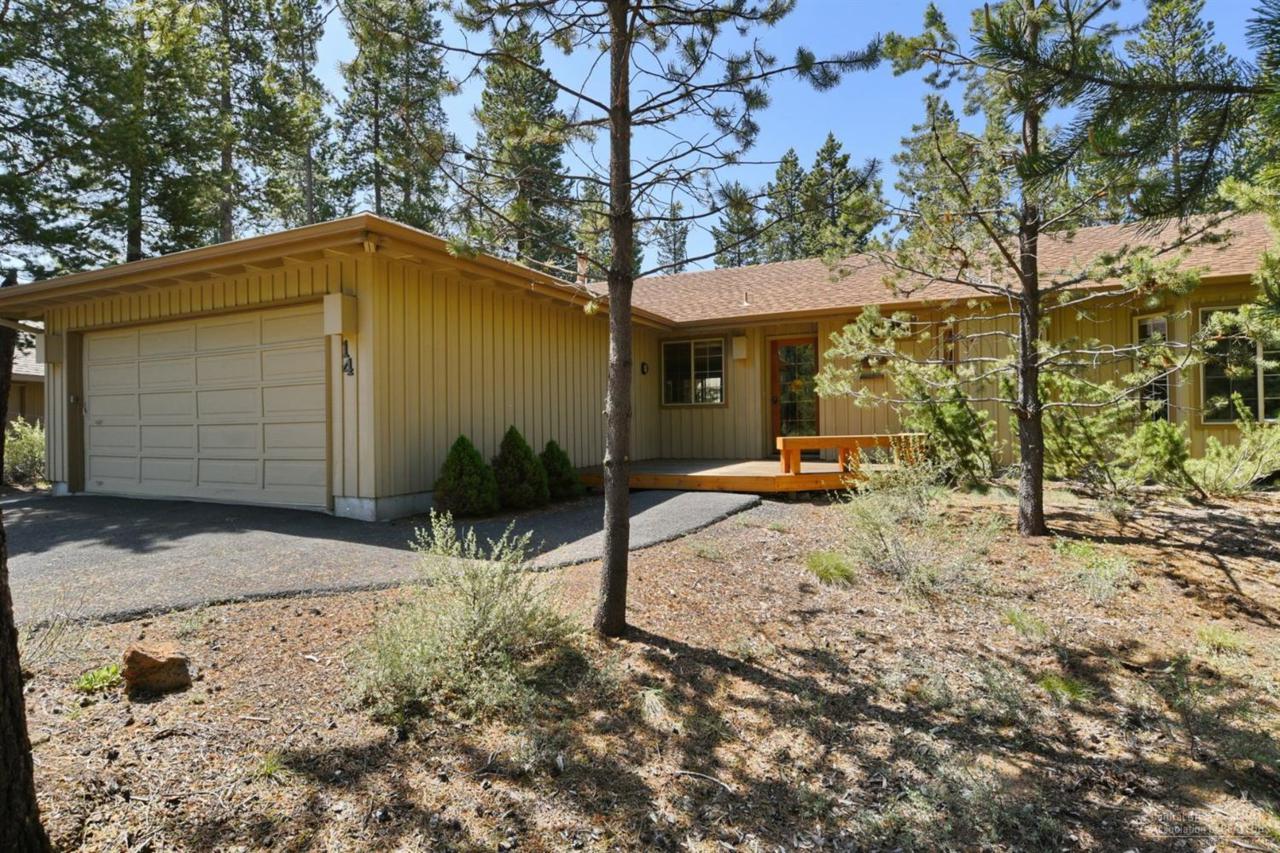 14 Ollalie Lane, Sunriver, OR 97707 (MLS #201604889) :: Birtola Garmyn High Desert Realty