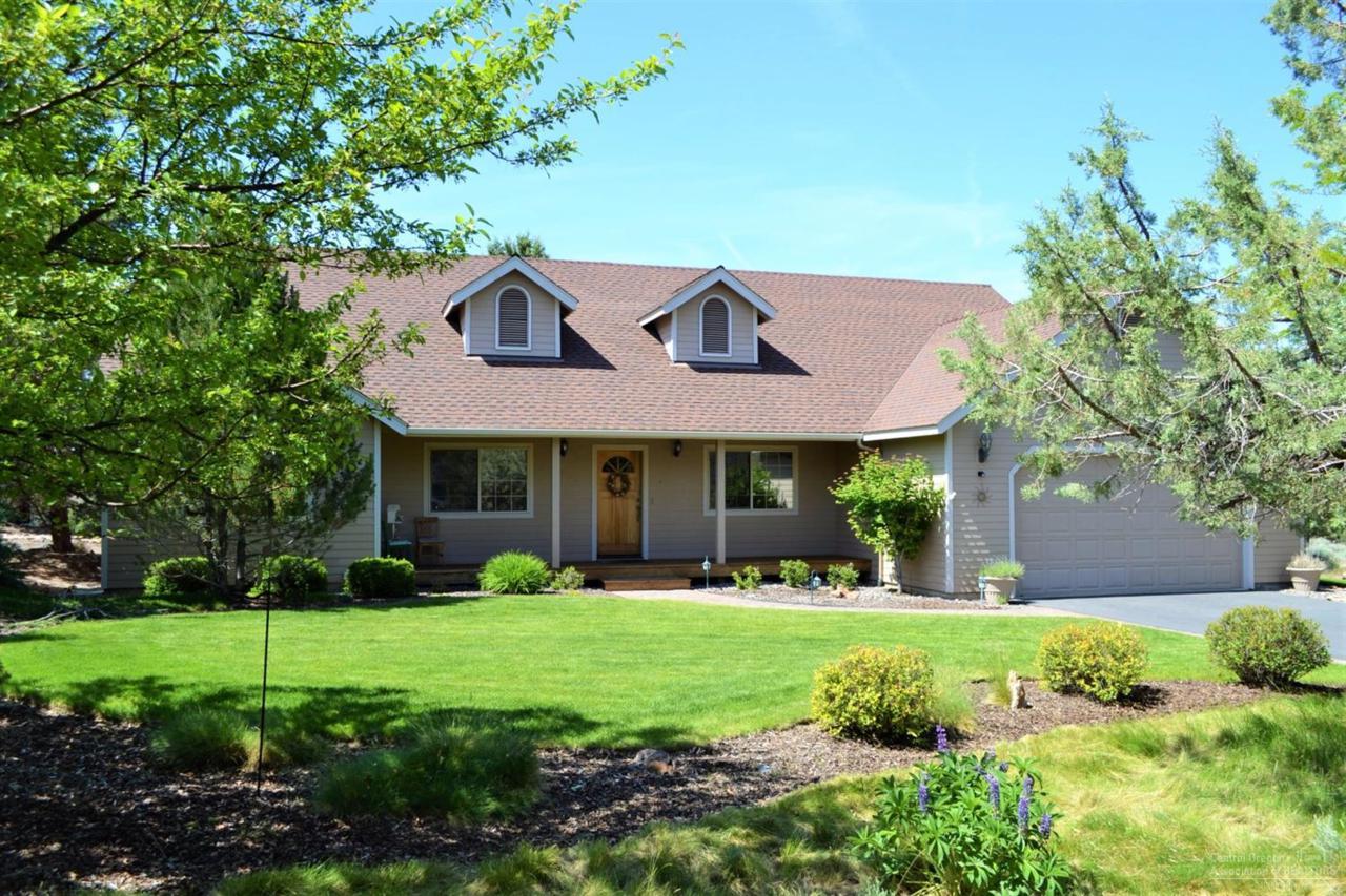865 Cinnamon Teal Drive, Redmond, OR 97756 (MLS #201605408) :: Birtola Garmyn High Desert Realty