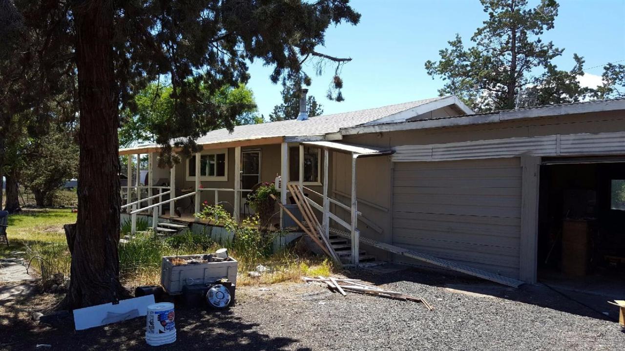 5255 SW Mcvey Avenue, Redmond, OR 97756 (MLS #201605650) :: Birtola Garmyn High Desert Realty