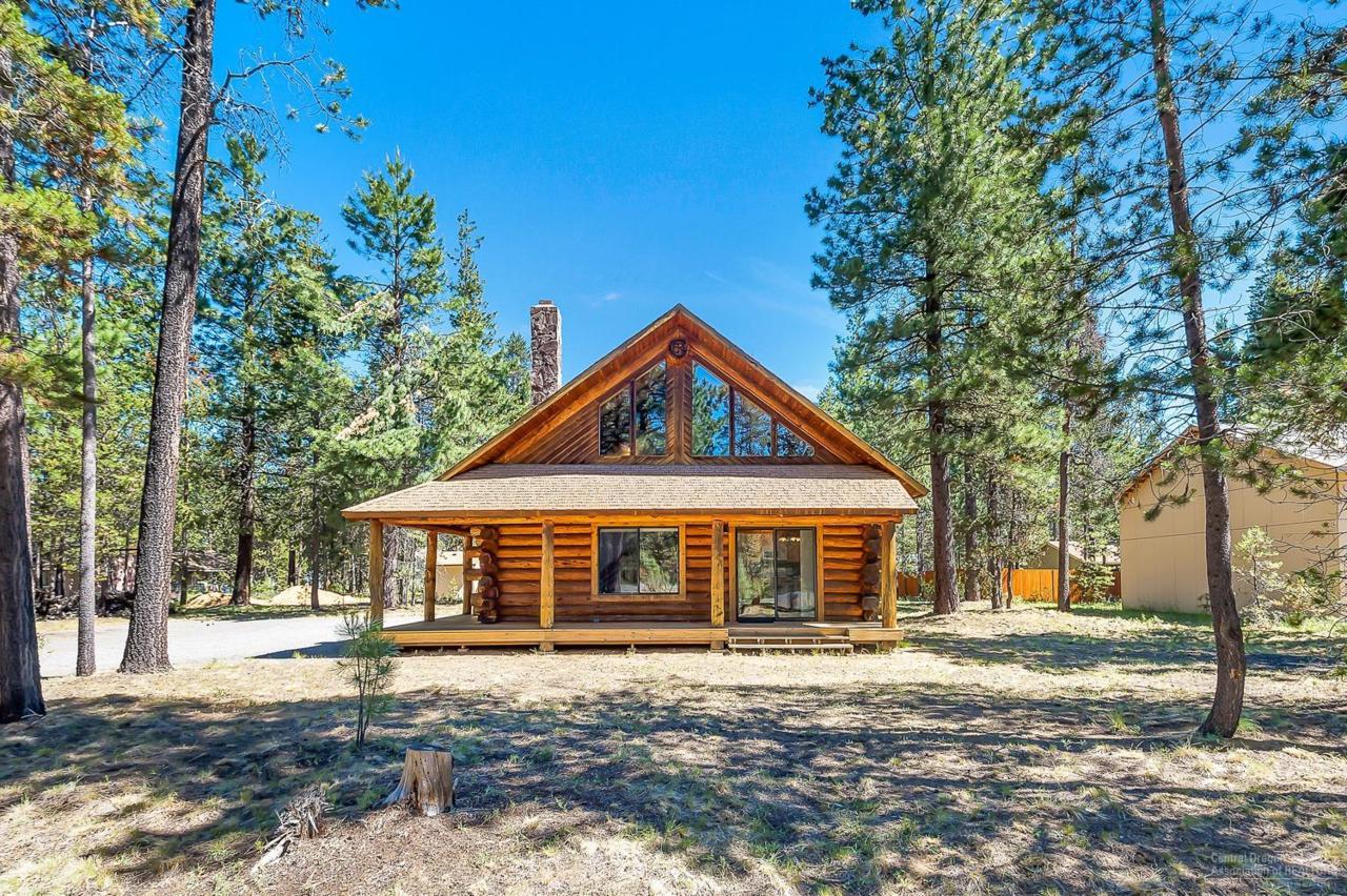 17208 Blue Heron Drive, Bend, OR 97707 (MLS #201606208) :: Birtola Garmyn High Desert Realty