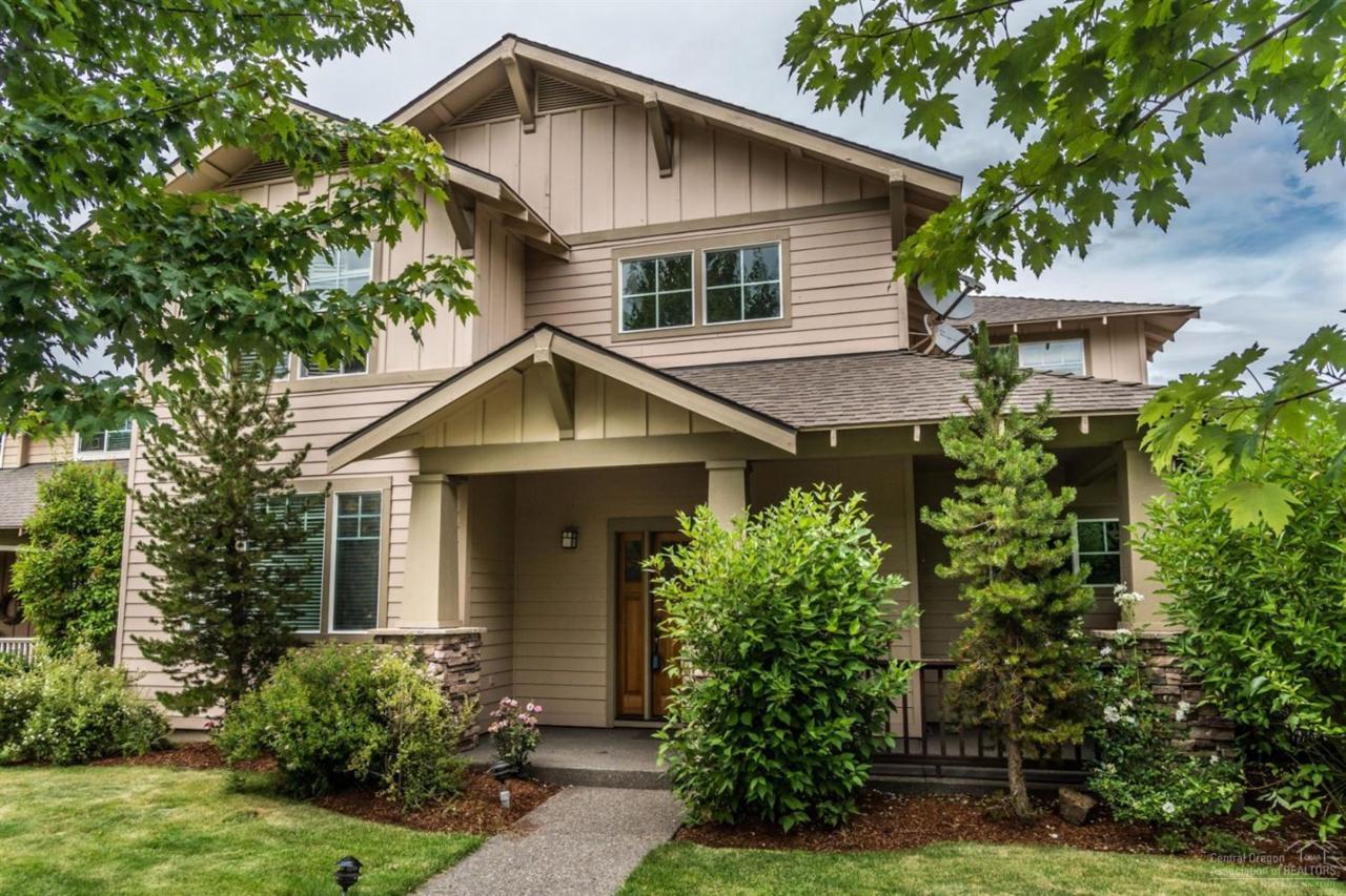20362 Aberdeen Drive, Bend, OR 97702 (MLS #201606942) :: Birtola Garmyn High Desert Realty