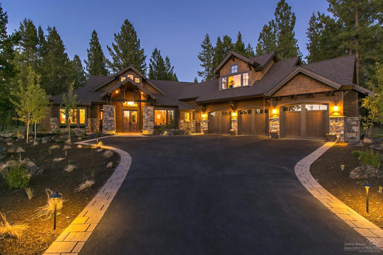 19324 Seaton Loop, Bend, OR 97702 (MLS #201607274) :: Birtola Garmyn High Desert Realty