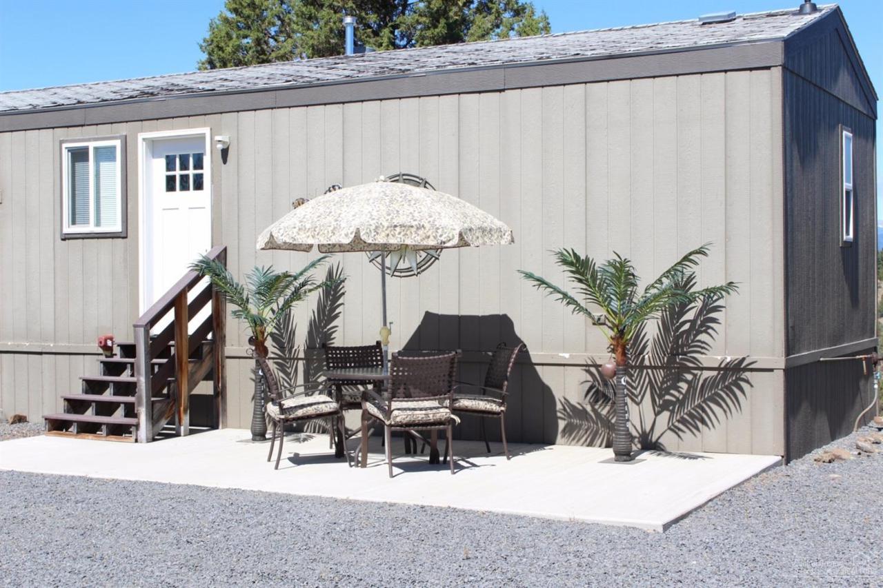 12450 SW Scorpion Drive, Culver, OR 97734 (MLS #201607316) :: Birtola Garmyn High Desert Realty