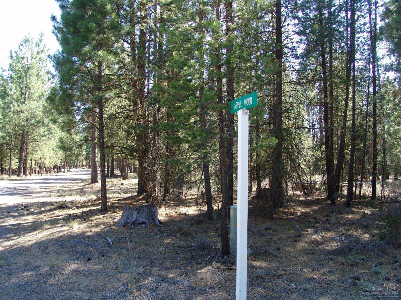 14927 Ironbark Road, La Pine, OR 97739 (MLS #201607709) :: Birtola Garmyn High Desert Realty