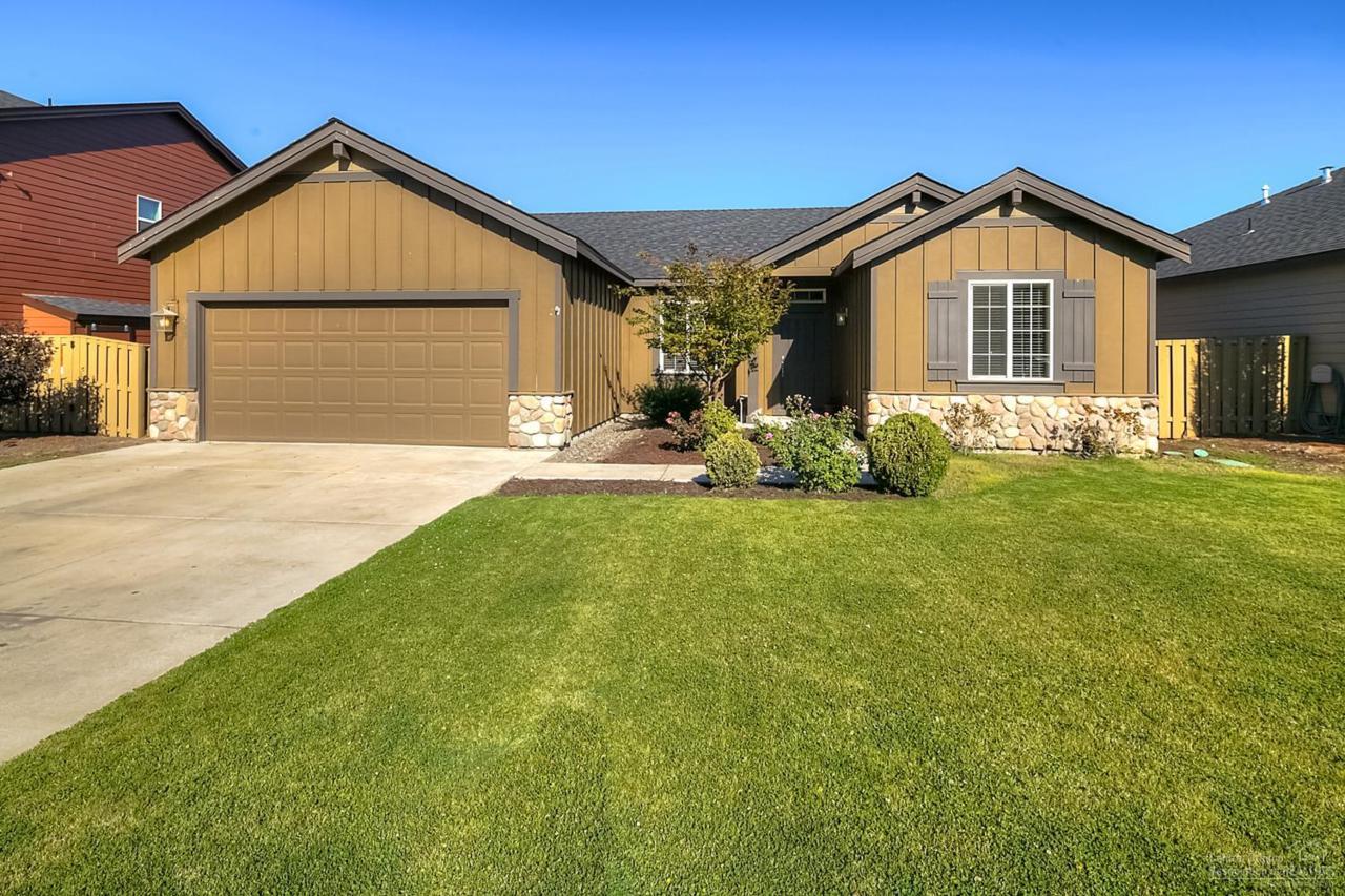 2793 SW 50th Street, Redmond, OR 97756 (MLS #201608363) :: Birtola Garmyn High Desert Realty