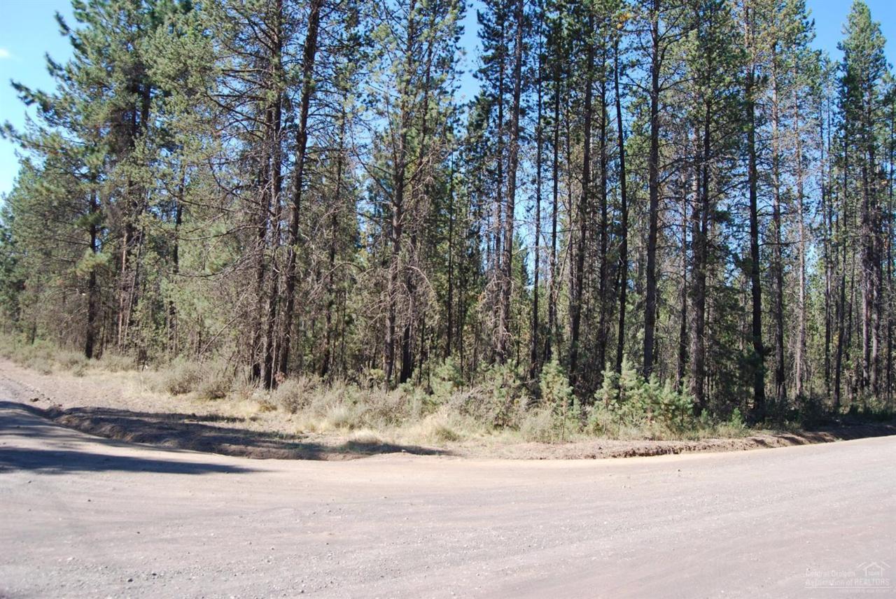 16850 Winchester Drive, Bend, OR 97707 (MLS #201608926) :: Birtola Garmyn High Desert Realty
