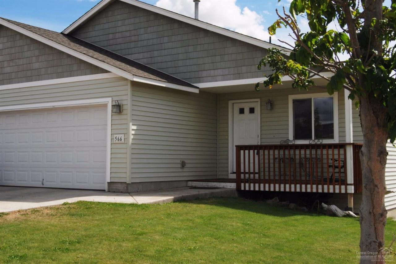566 NE Robin Place, Prineville, OR 97754 (MLS #201609107) :: Birtola Garmyn High Desert Realty