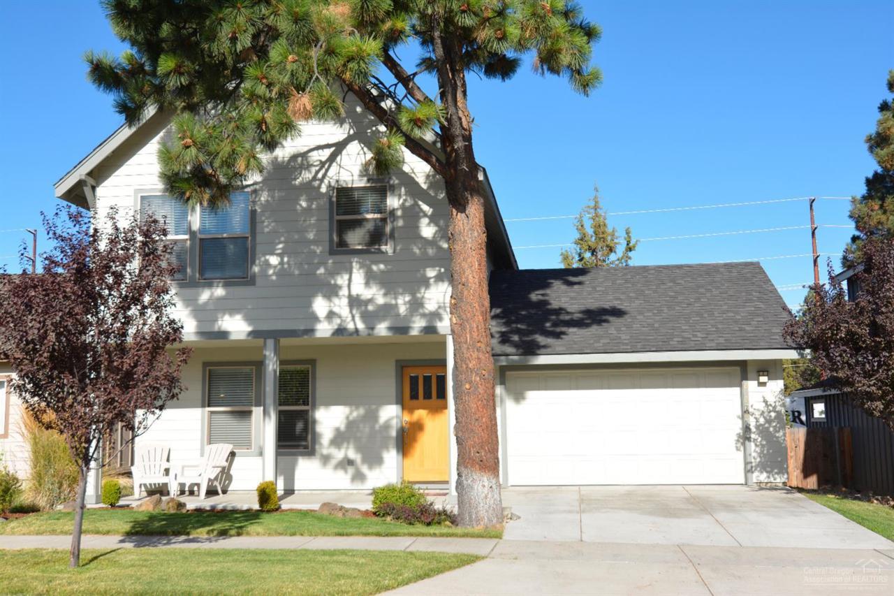 61378 Geary Drive, Bend, OR 97702 (MLS #201609177) :: Birtola Garmyn High Desert Realty
