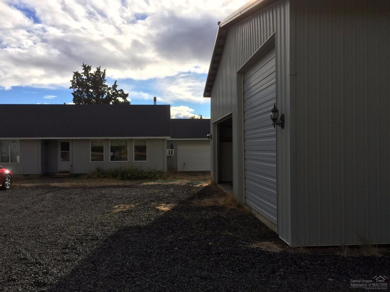 11122 SW Peninsula Drive, Terrebonne, OR 97760 (MLS #201609197) :: Birtola Garmyn High Desert Realty