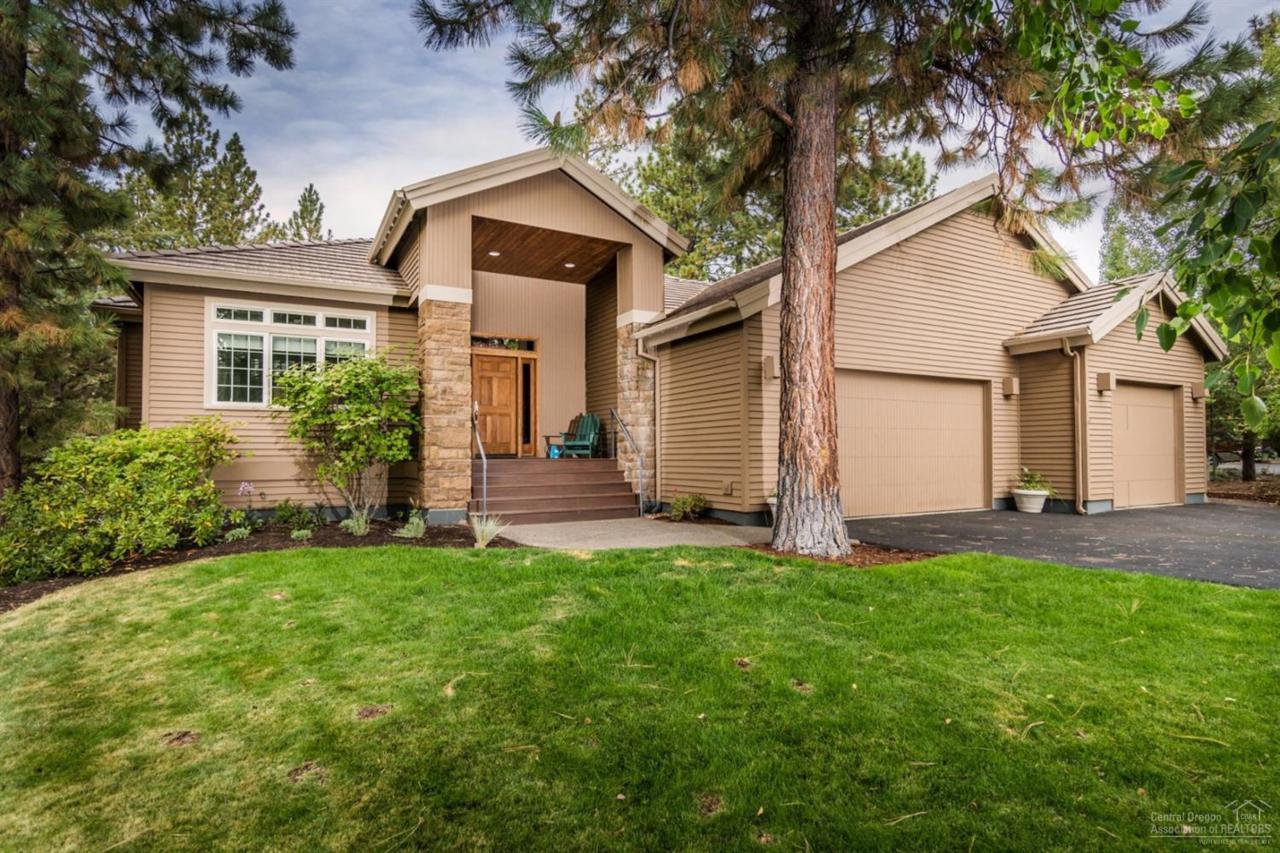 19553 Blue Lake Loop, Bend, OR 97702 (MLS #201609256) :: Birtola Garmyn High Desert Realty