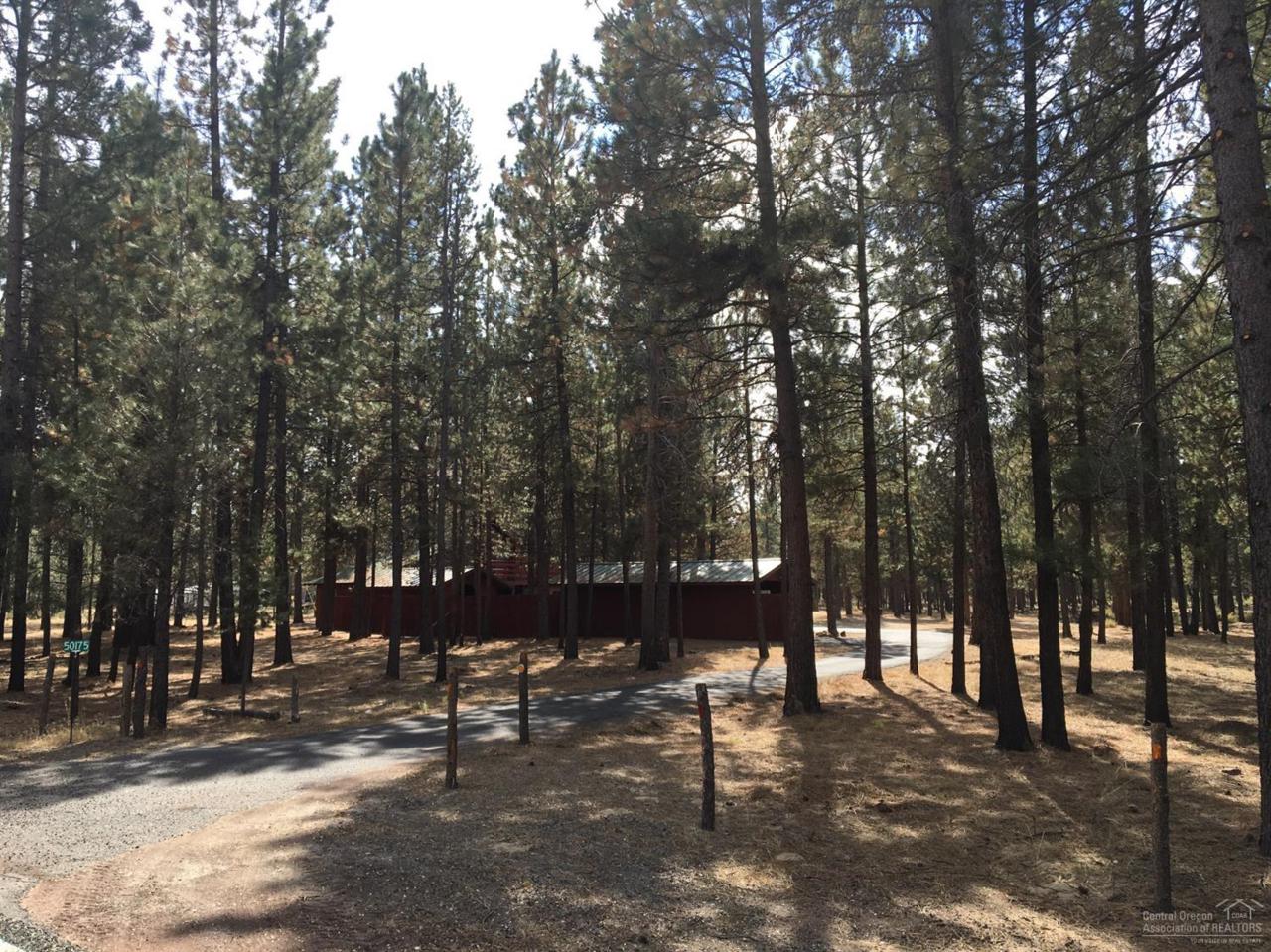 50175 Collar Drive, La Pine, OR 97739 (MLS #201609480) :: Birtola Garmyn High Desert Realty