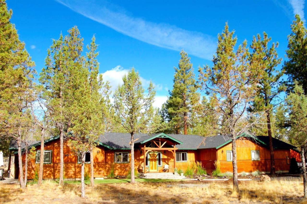 70211 Mustang Drive, Sisters, OR 97759 (MLS #201609505) :: Birtola Garmyn High Desert Realty
