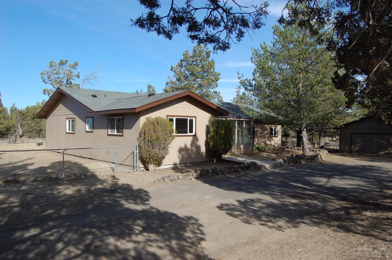 63540 Cimarron Drive, Bend, OR 97701 (MLS #201609515) :: Birtola Garmyn High Desert Realty