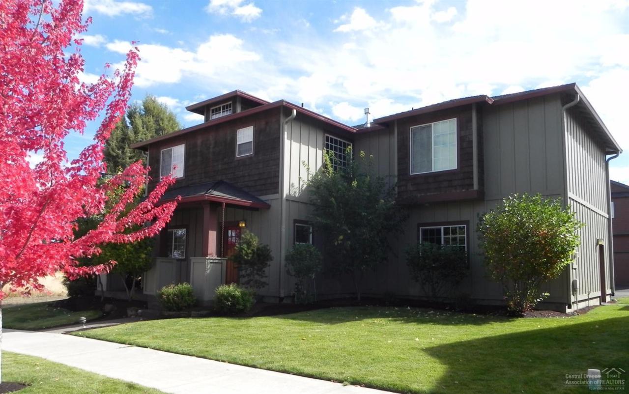 20441 Aberdeen Drive, Bend, OR 97702 (MLS #201609556) :: Birtola Garmyn High Desert Realty