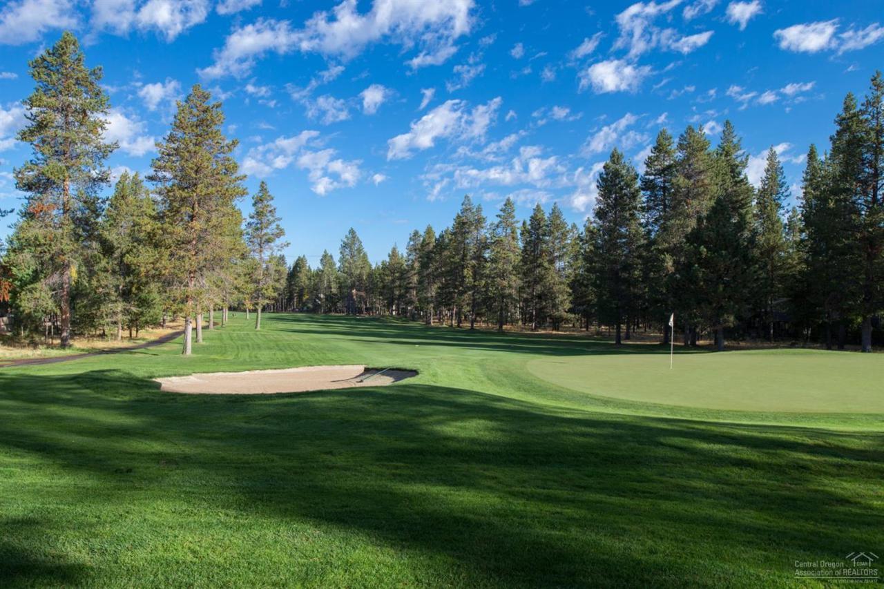 57704 Vine Maple Lane, Sunriver, OR 97707 (MLS #201609567) :: Birtola Garmyn High Desert Realty