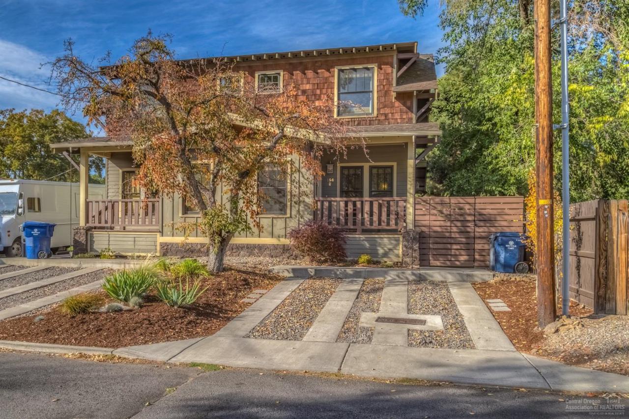 134 NW Florida Avenue #2, Bend, OR 97703 (MLS #201609861) :: Birtola Garmyn High Desert Realty