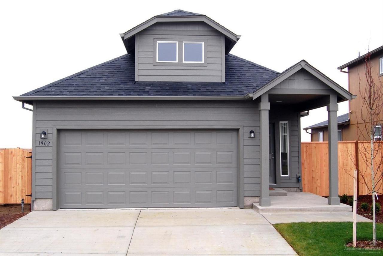 21263 Thornhill Lane, Bend, OR 97701 (MLS #201609938) :: Birtola Garmyn High Desert Realty
