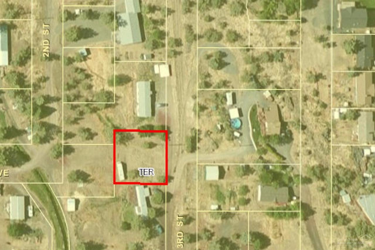 8545 3rd Street, Terrebonne, OR 97760 (MLS #201610143) :: Birtola Garmyn High Desert Realty
