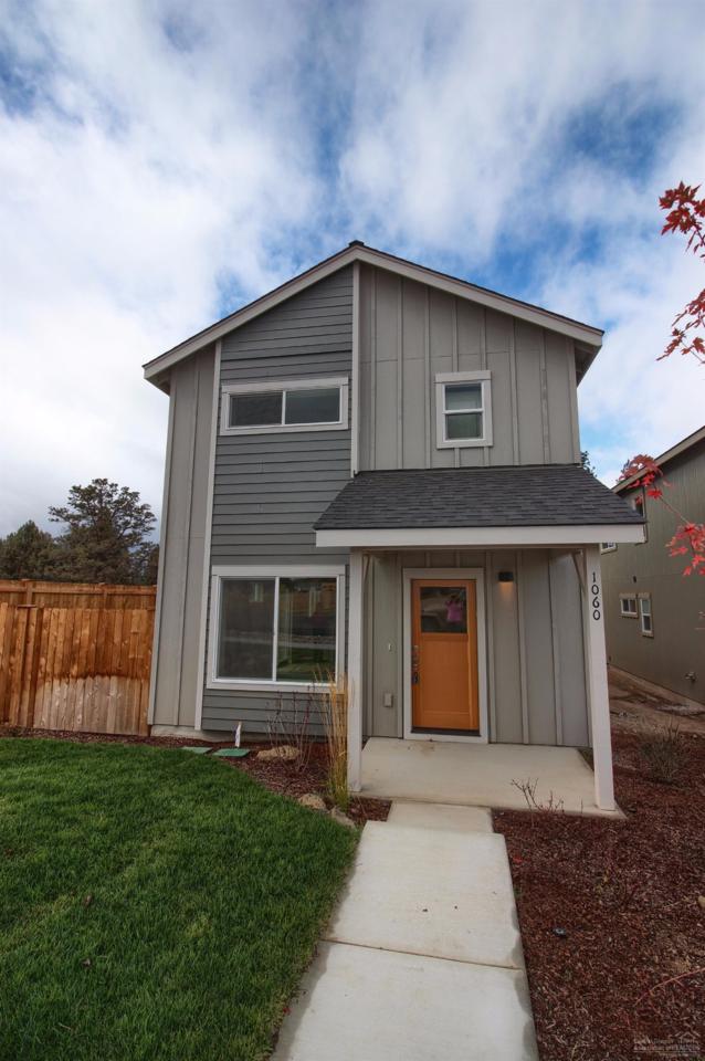 1060 N Jantzen Lane, Sisters, OR 97759 (MLS #201610171) :: Birtola Garmyn High Desert Realty