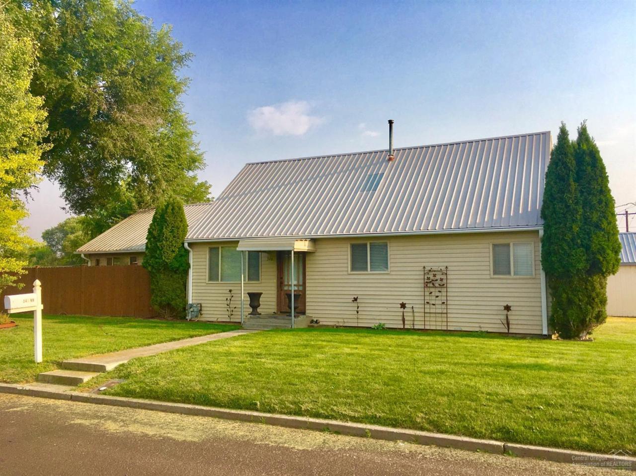 346 7th Street - Photo 1