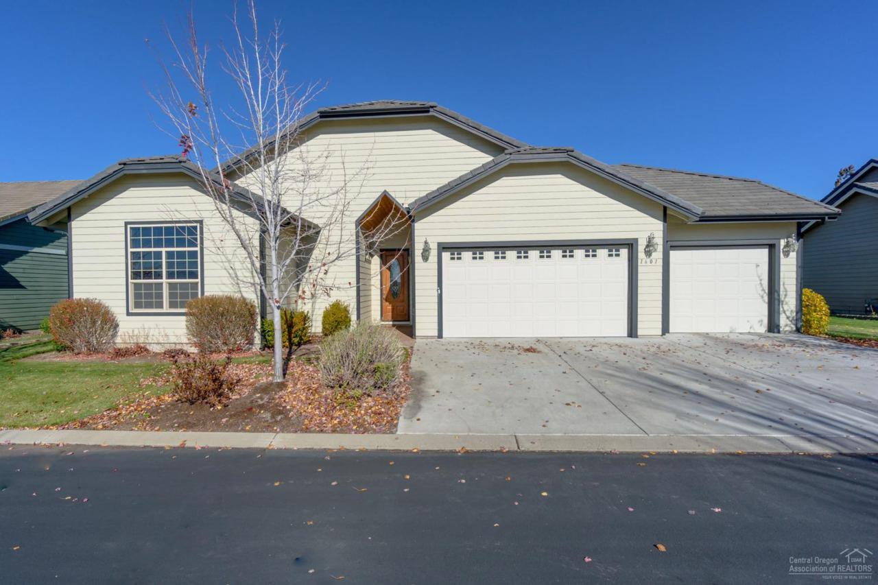 1601 Cliff Side Way - Photo 1