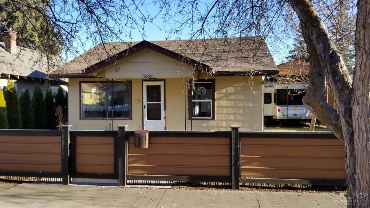 1004 Columbia Street - Photo 1